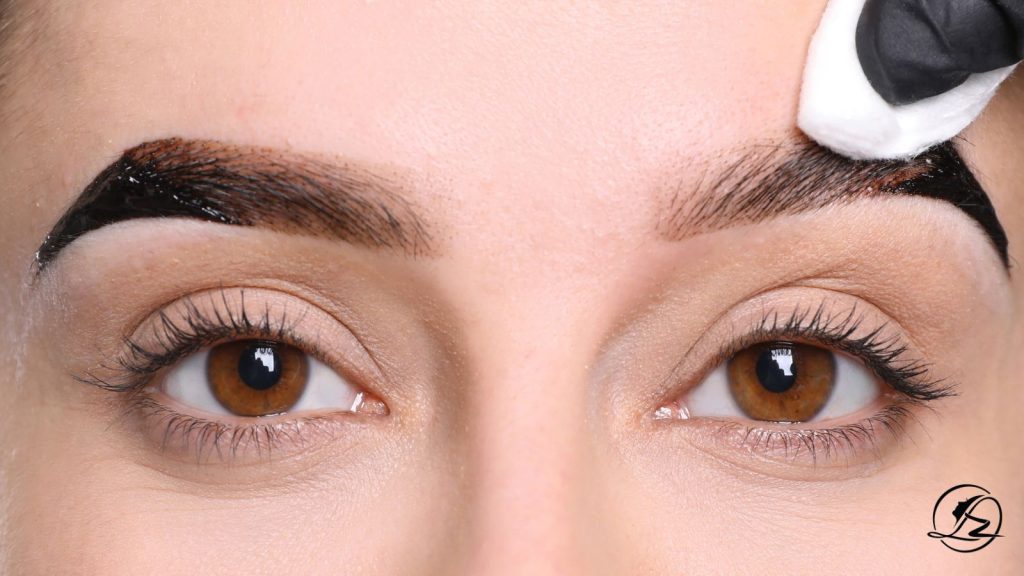 Microblading vs. Traditional Eyebrow